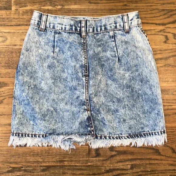 HOST PICK ๐ซ Womens Carmar Skirt - Picture 2 of 3